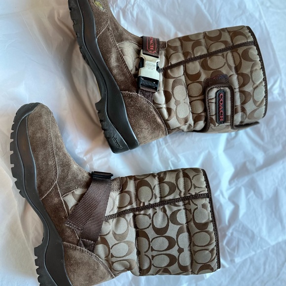 Coach Sandi Boot - Used very good condition. Size 9.5 - Picture 2 of 6